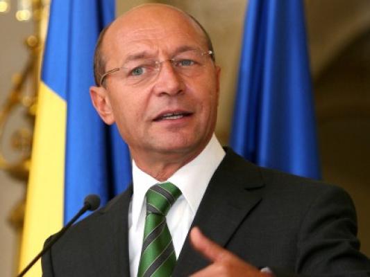 Băsescu: Acesta e momentul pentru industriile fără piaţă în România să iasă din teritoriul naţional